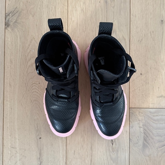 Sorel Caribou X waterproof leather lace-up boot, pink/black, 6.5 - Picture 3 of 5